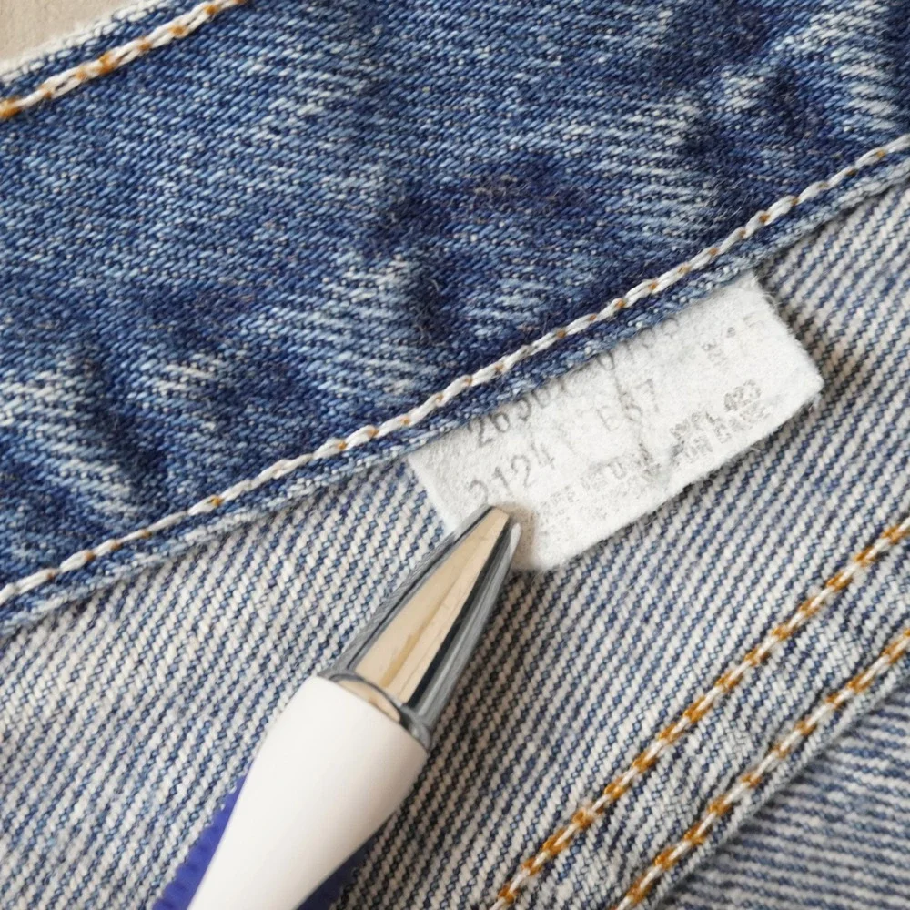 Vintage Levis 501 Jeans 30x32 90s Blue Straight Leg USA Made Button Fly Denim
